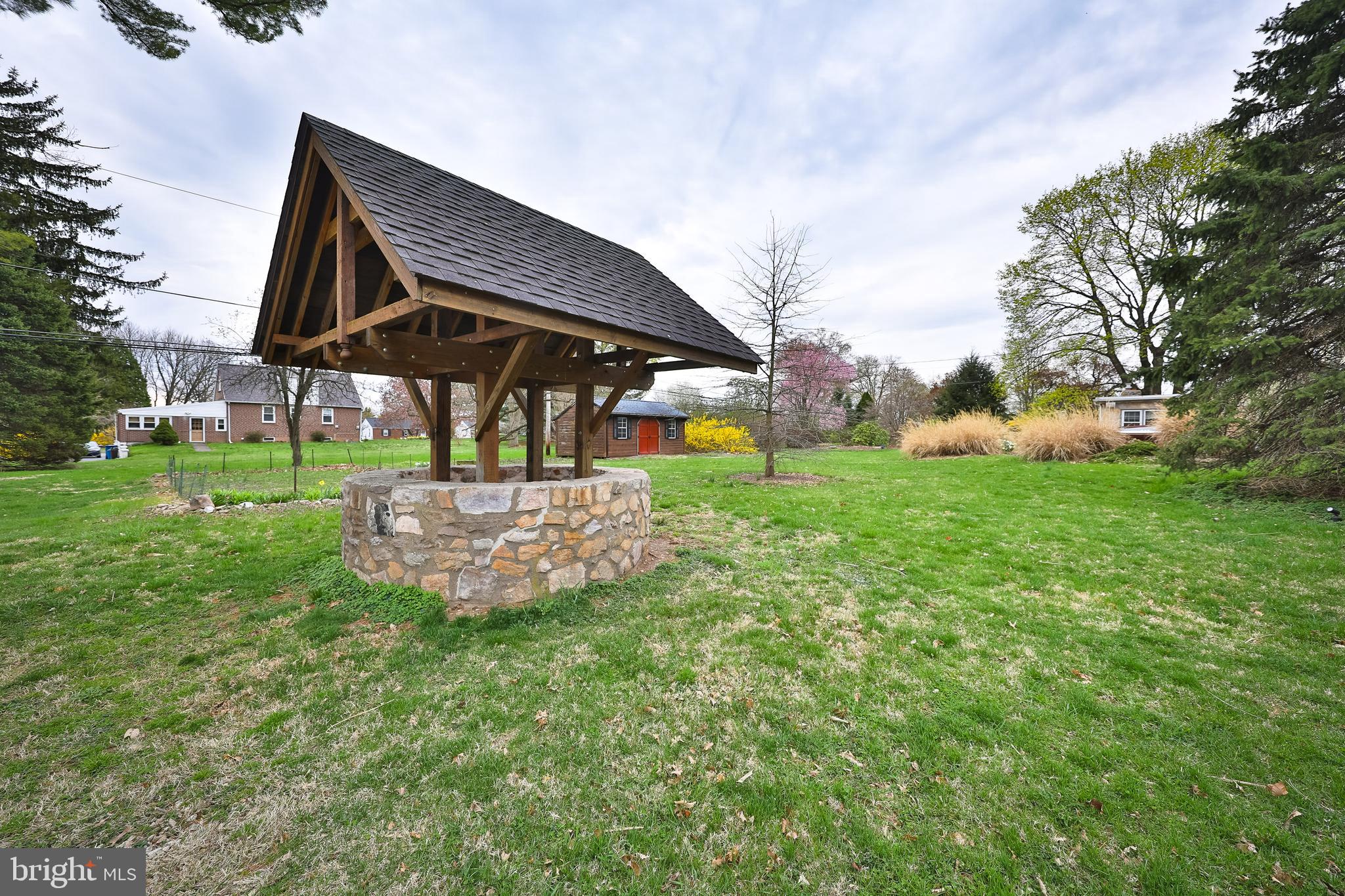 320 South Trooper Road Norristown, PA 19403 - Photo 44 of 50 Custom wishing well