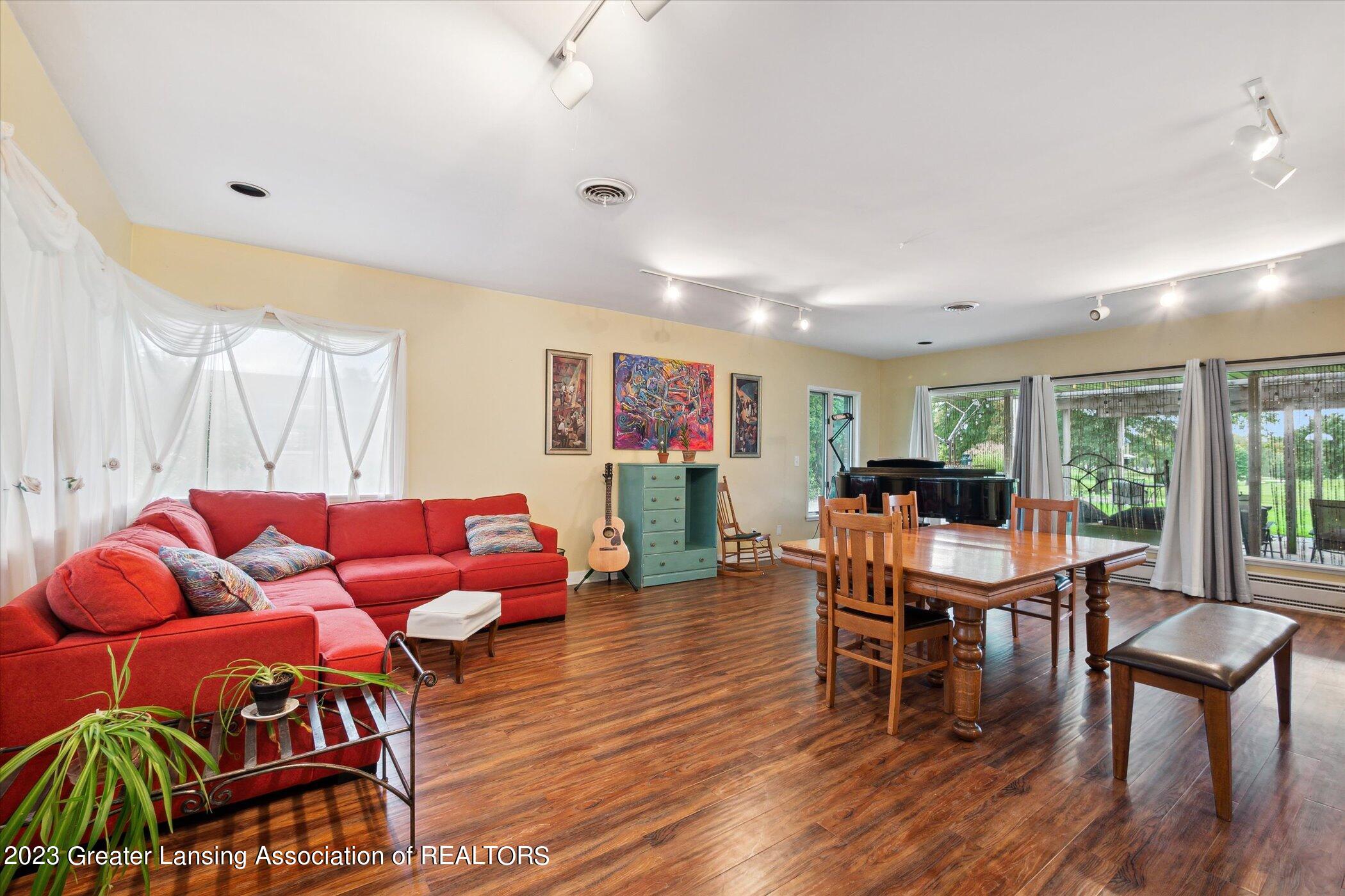 1414 Wellington Road Lansing, MI 48910 - Photo 12 of 61 12-1414-Wellington-Rd-Lansing-MI-48910-W
