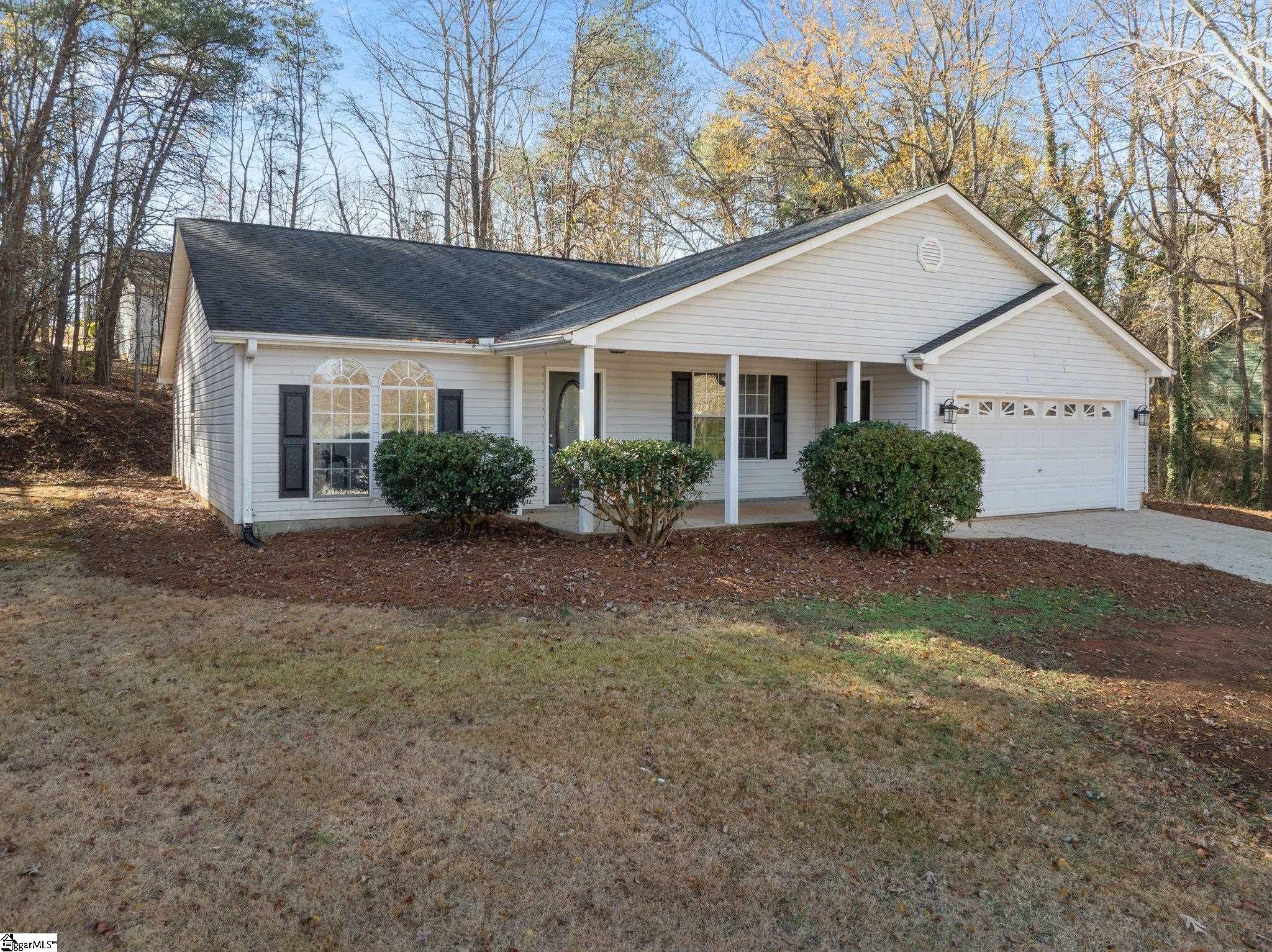 121 Confederate Lane Greer, SC 29651 - Photo 4 of 35