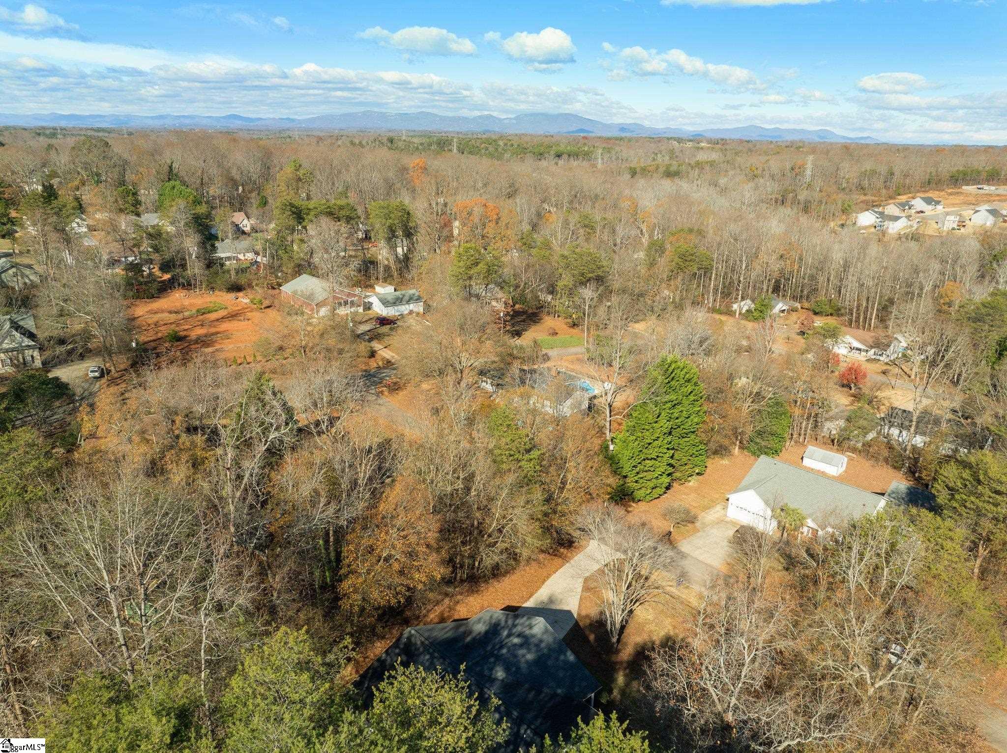 121 Confederate Lane Greer, SC 29651 - Photo 9 of 35