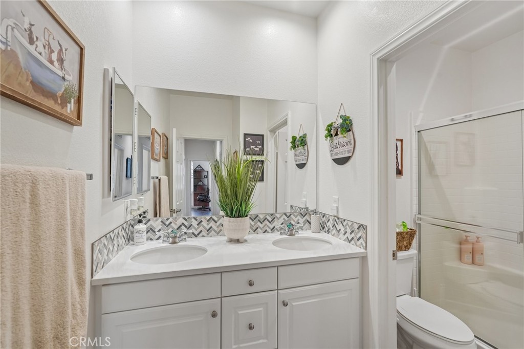 7846 Old Timber Court Riverside, CA 92507 - Photo 18 of 33 Bathroom