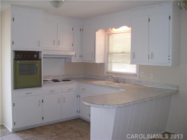 1519 Edgewood Road Bessemer City, NC 28016 - Photo 4 of 16 Gallery Image 4