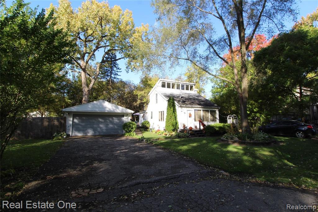 21517 Jacksonville Street Farmington Hills, MI 48336 - Photo 2 of 22