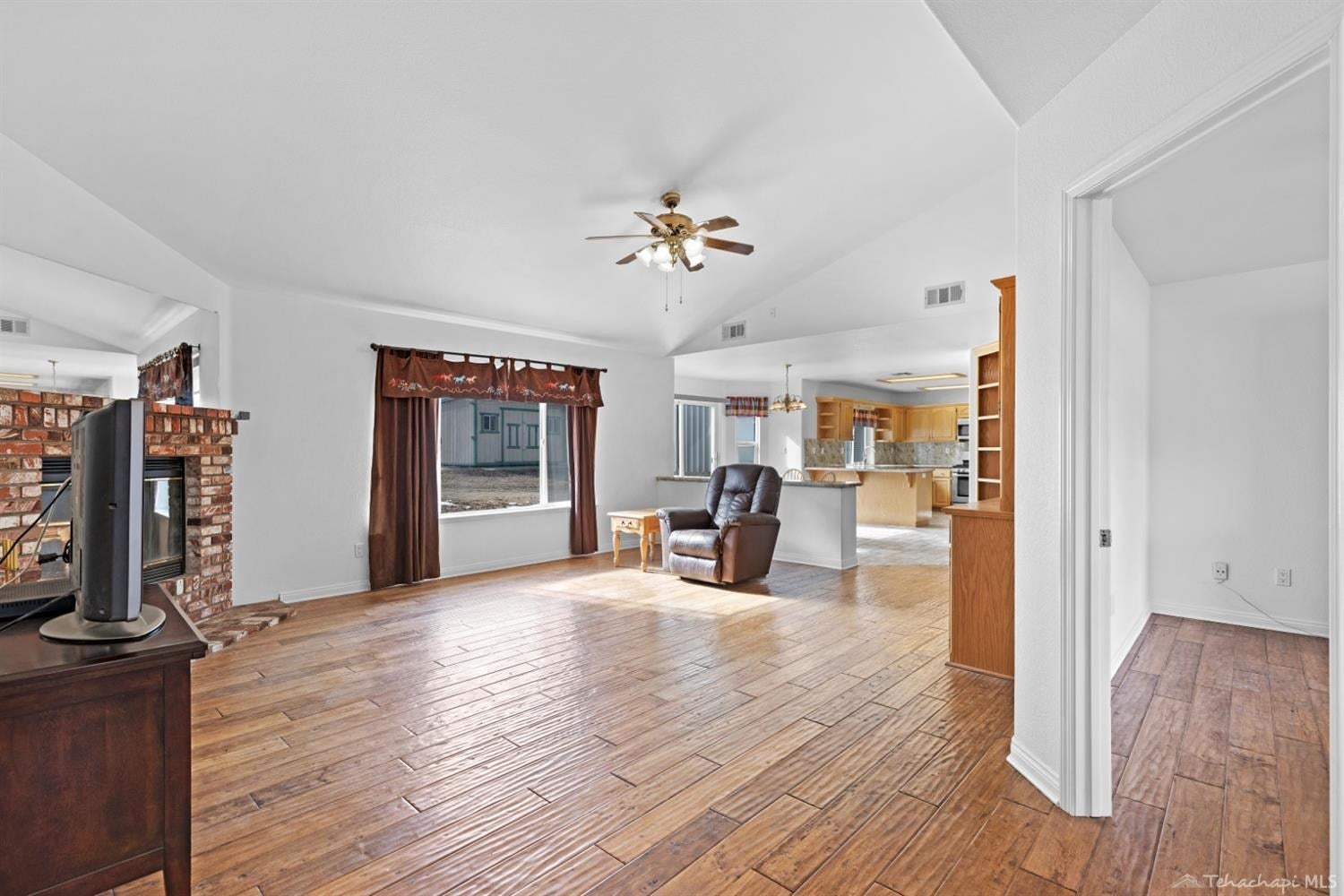 27700 Cumberland Road Tehachapi, CA 93561 - Photo 15 of 62 Gallery Image 15