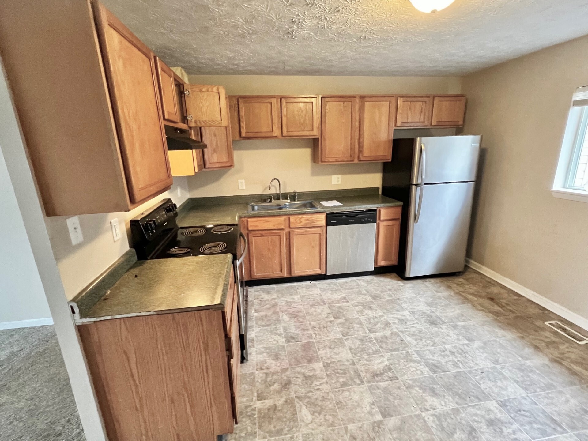 8607 Montery Road Indianapolis, IN 46226 - Photo 5 of 12