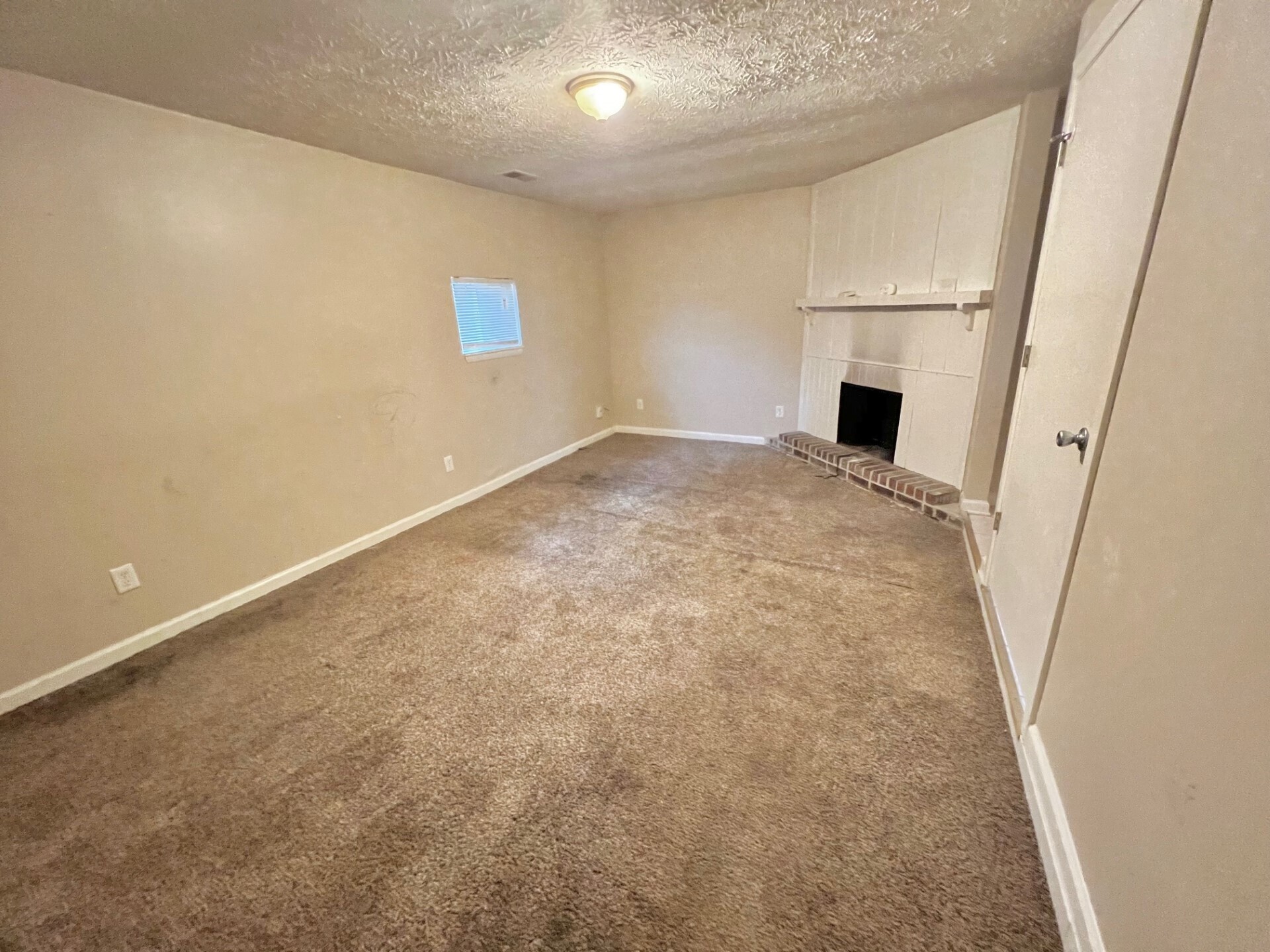 8607 Montery Road Indianapolis, IN 46226 - Photo 6 of 12