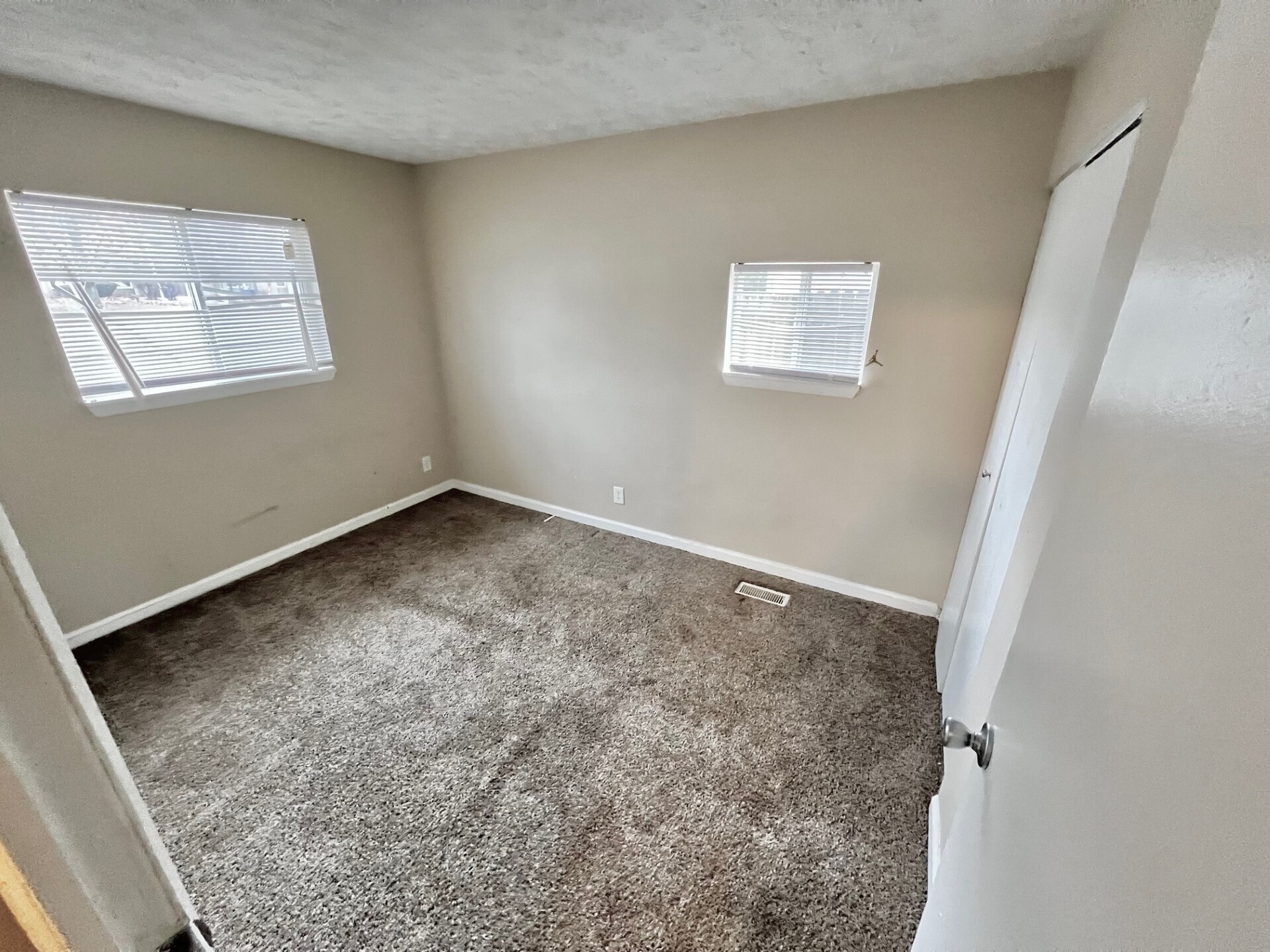 8607 Montery Road Indianapolis, IN 46226 - Photo 8 of 12