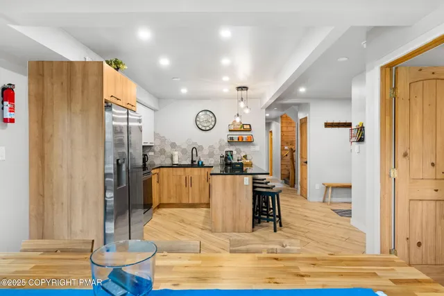 $715,000 | 149 Pineknoll Drive, Lake Harmony, PA 18624