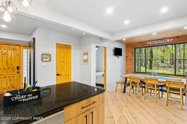 $715,000 | 149 Pineknoll Drive, Lake Harmony, PA 18624