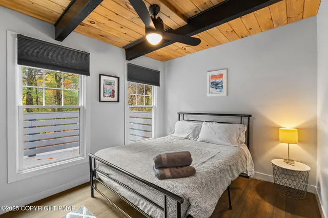 $715,000 | 149 Pineknoll Drive, Lake Harmony, PA 18624