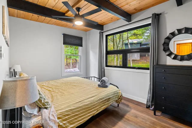 $715,000 | 149 Pineknoll Drive, Lake Harmony, PA 18624