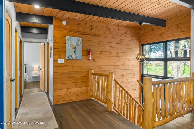 $715,000 | 149 Pineknoll Drive, Lake Harmony, PA 18624