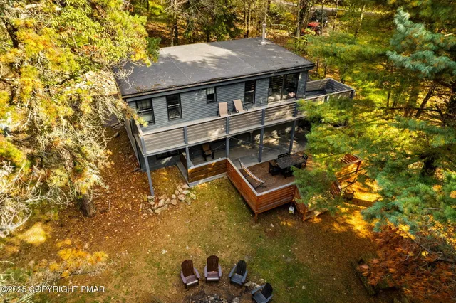 $715,000 | 149 Pineknoll Drive, Lake Harmony, PA 18624