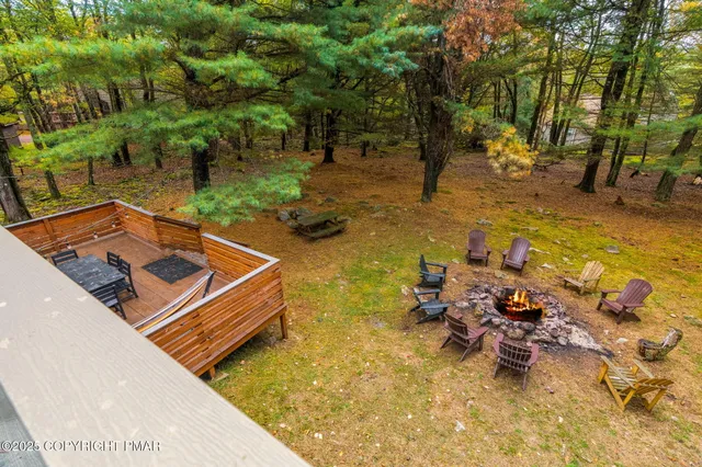 $715,000 | 149 Pineknoll Drive, Lake Harmony, PA 18624