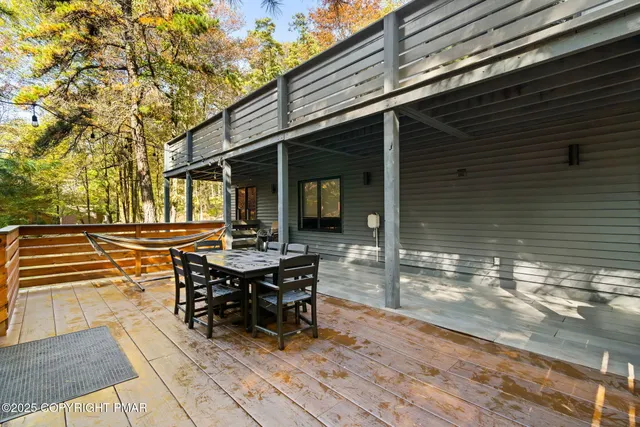 $715,000 | 149 Pineknoll Drive, Lake Harmony, PA 18624