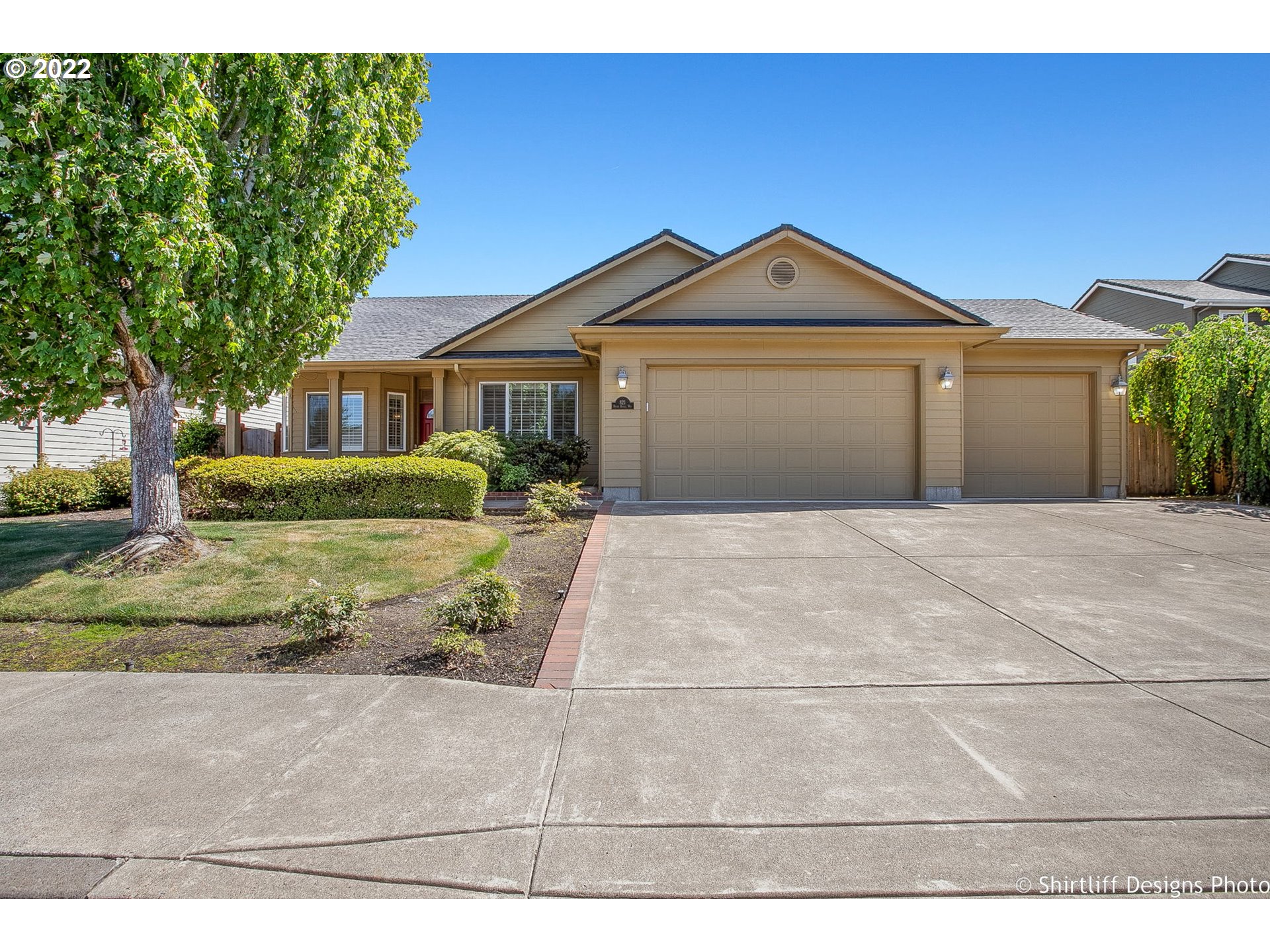 821 River Knoll Way Springfield, OR 97477 - Photo 1 of 29 Gallery Image 1