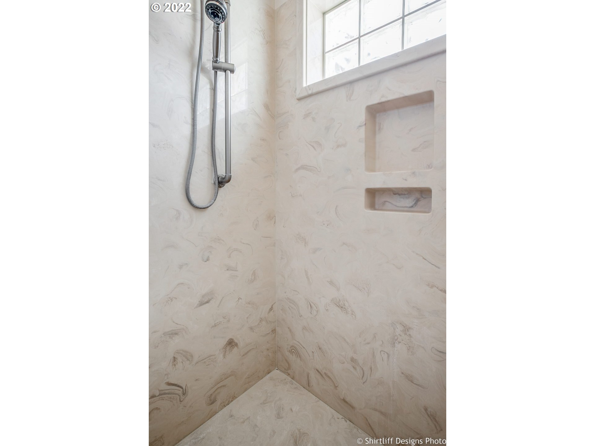 821 River Knoll Way Springfield, OR 97477 - Photo 19 of 29 Bathroom