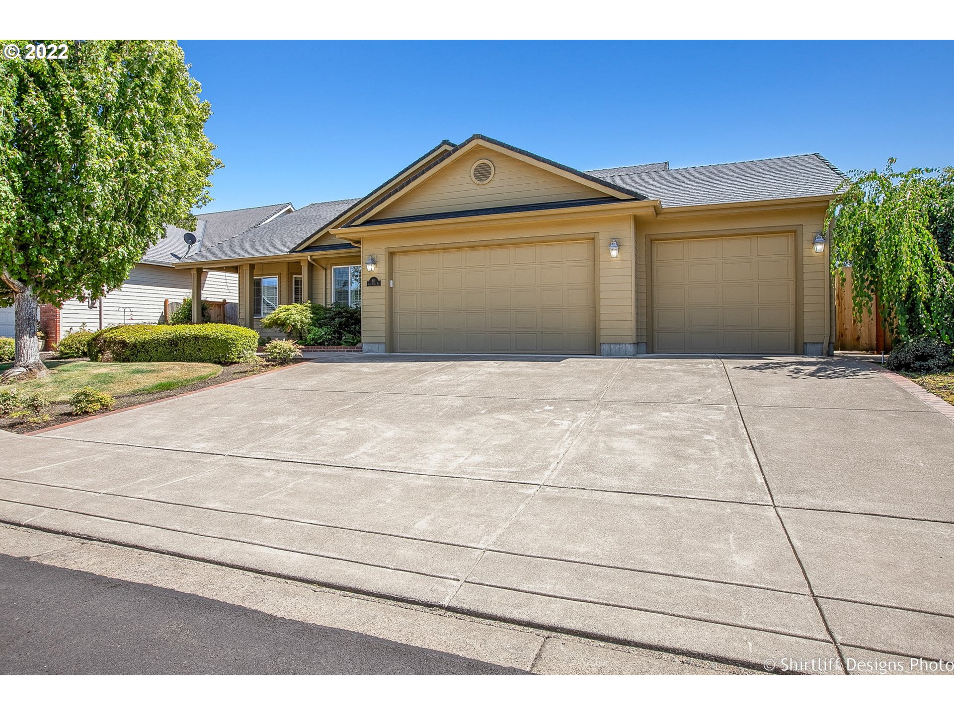 821 River Knoll Way Springfield, OR 97477 - Photo 2 of 29 Exterior