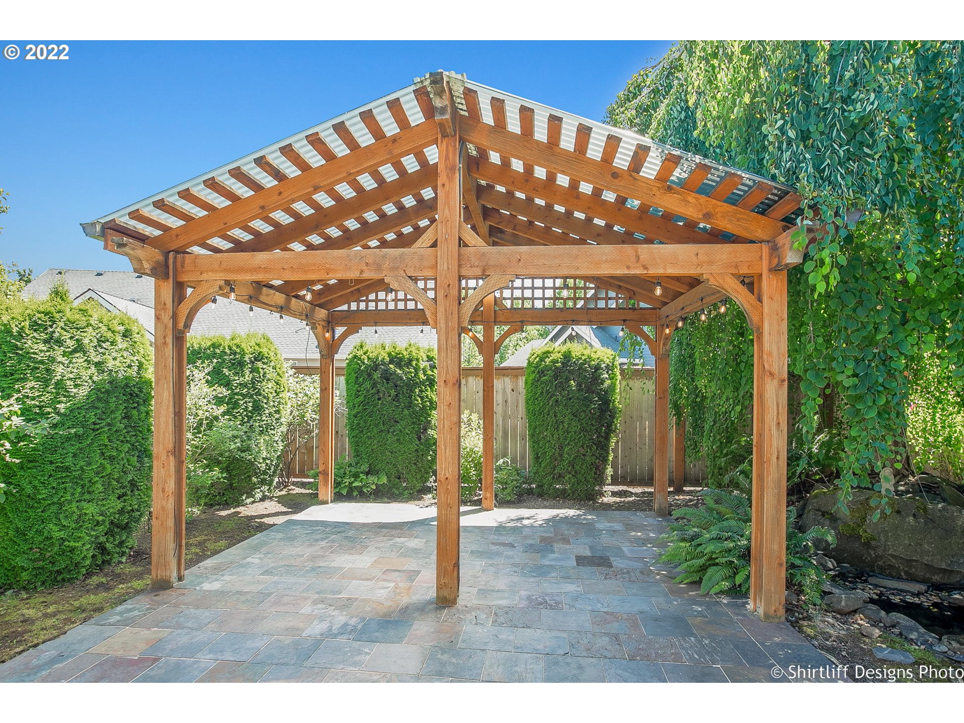 821 River Knoll Way Springfield, OR 97477 - Photo 26 of 29 Gazebo