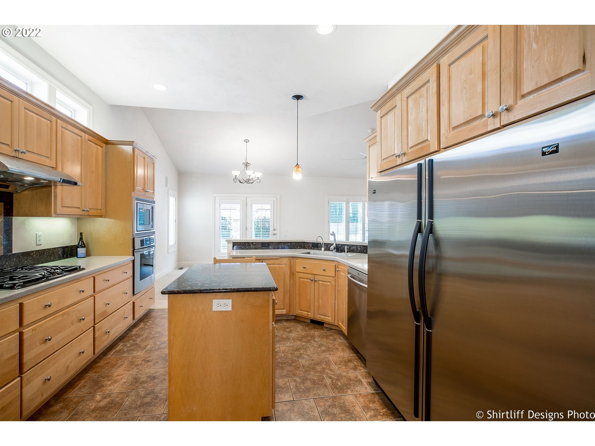821 River Knoll Way Springfield, OR 97477 - Photo 5 of 29 Kitchen