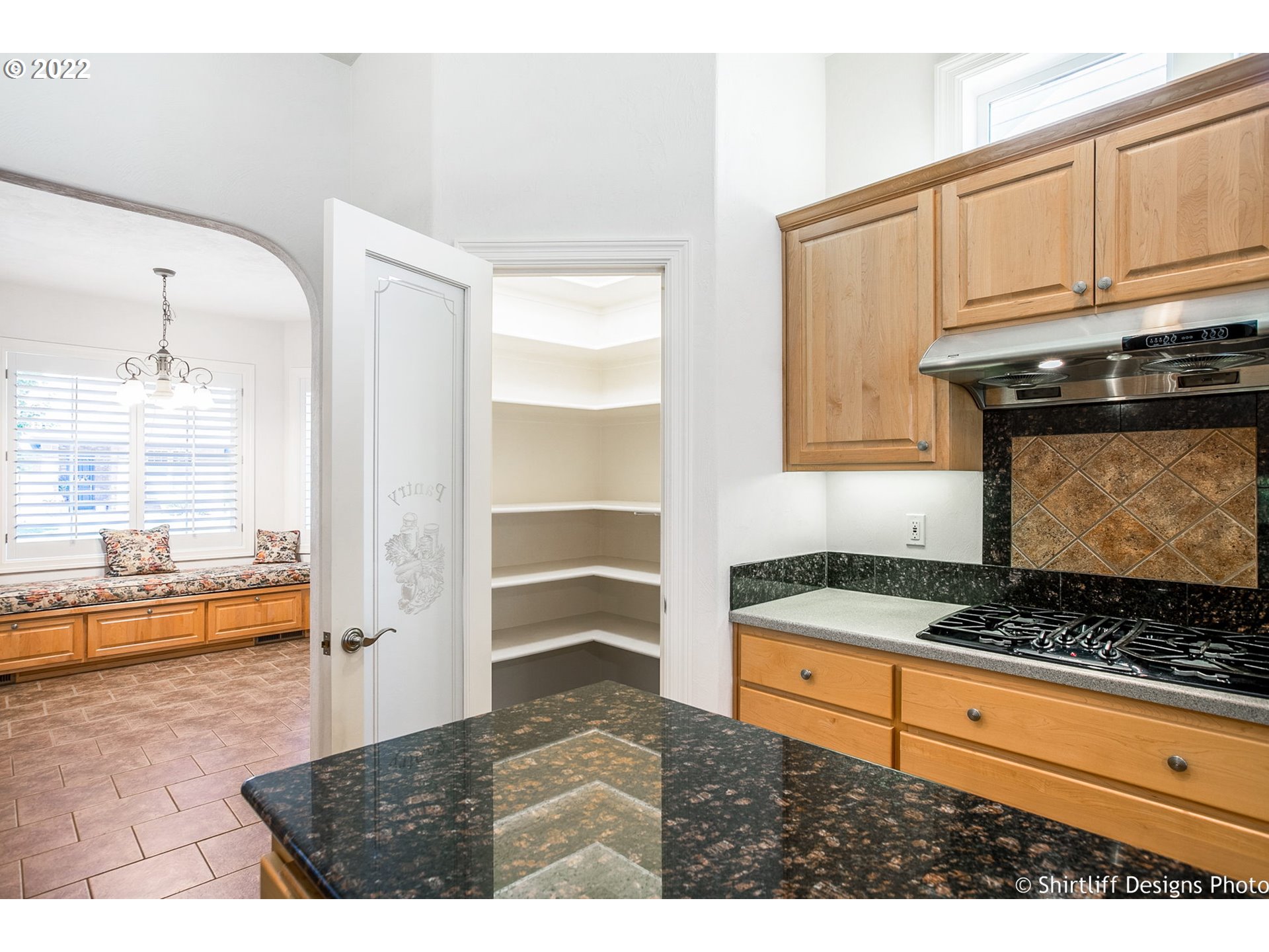 821 River Knoll Way Springfield, OR 97477 - Photo 7 of 29 Pantry