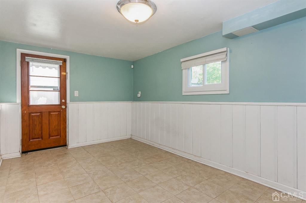 182 McFarlane Road Colonia, NJ 07067 - Photo 22 of 28 FAMILY ROOM