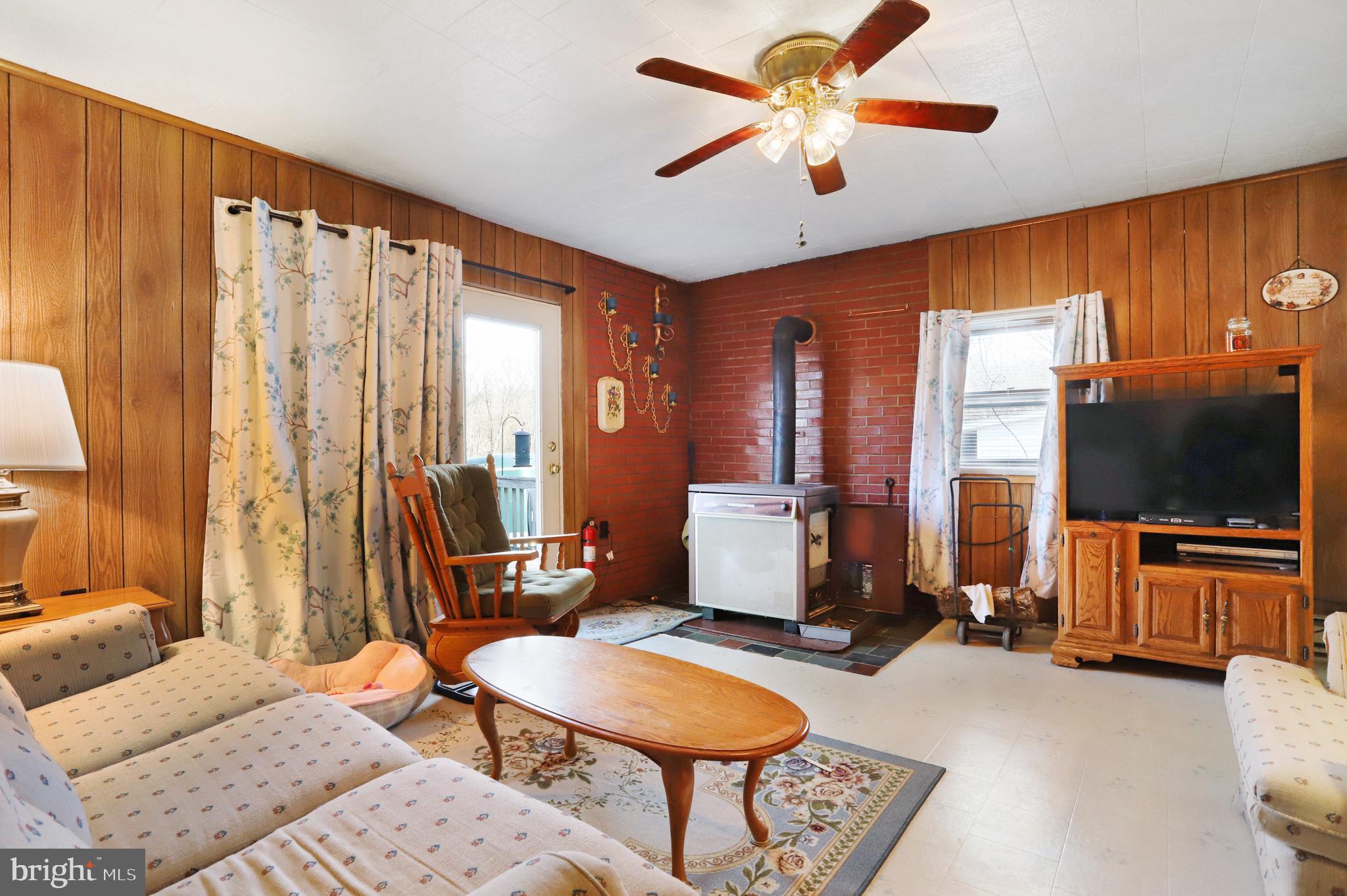 2546 Chestnut Grove Road Sharpsburg, MD 21782 - Photo 15 of 34 Gallery Image 15