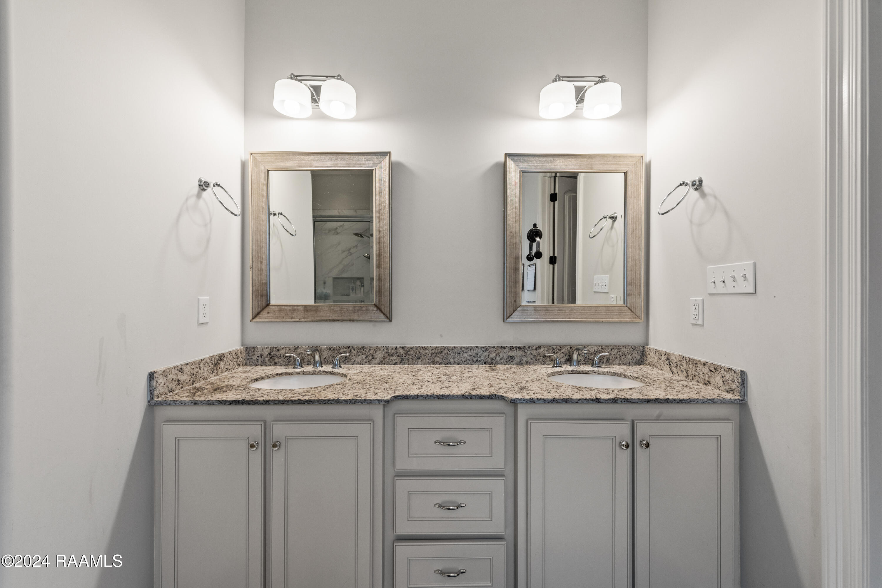 108 Timber Bark Road Lafayette, LA 70508 - Photo 9 of 22 Master bathroom