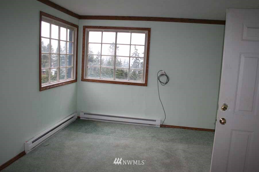 4034 Poplar Way Longview, WA 98632 - Photo 11 of 15 Gallery Image 11