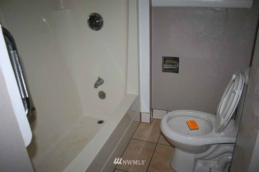 4034 Poplar Way Longview, WA 98632 - Photo 13 of 15 Gallery Image 13