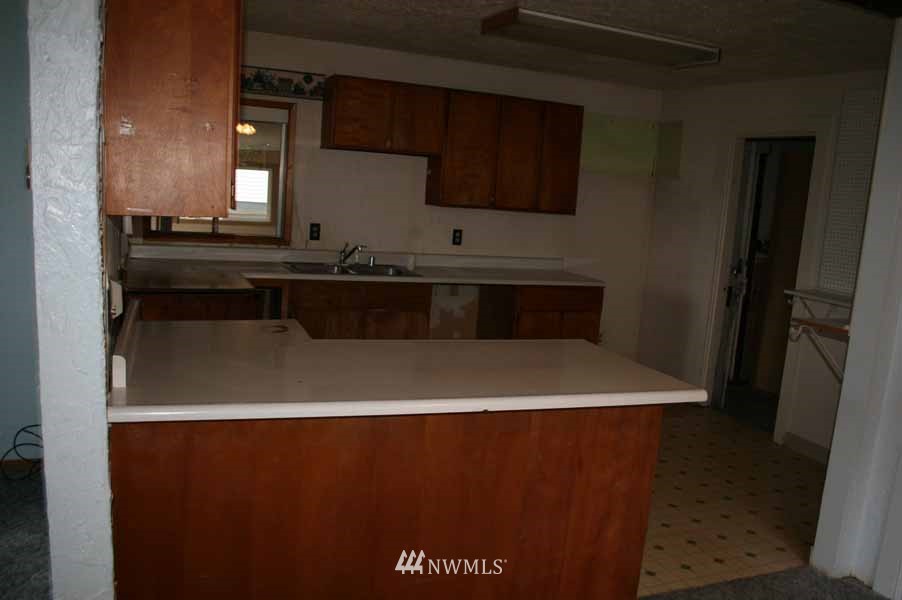 4034 Poplar Way Longview, WA 98632 - Photo 8 of 15 Gallery Image 8