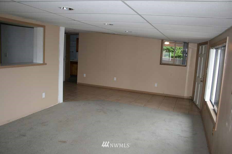 4034 Poplar Way Longview, WA 98632 - Photo 9 of 15 Gallery Image 9