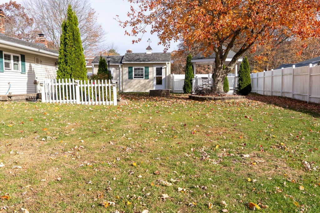 81 Dixon Road Brockton, MA 02302 - Photo 14 of 42