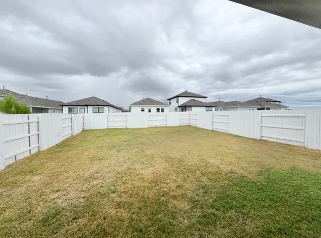 $1,850 | 204 Tillage Road, Elgin, TX 78621