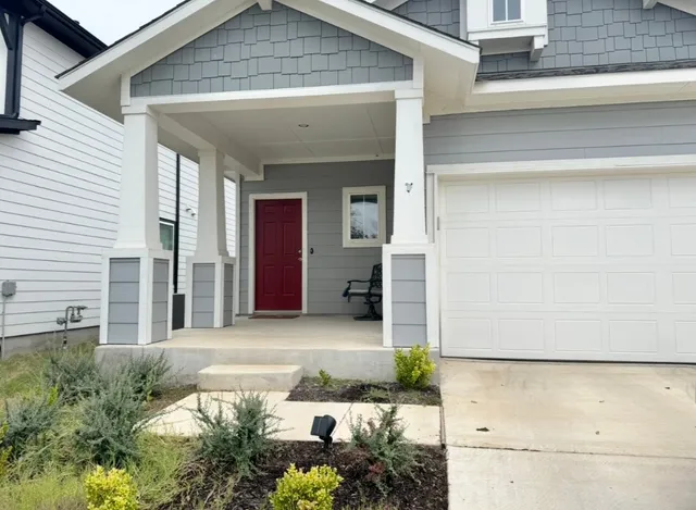 $1,850 | 204 Tillage Road, Elgin, TX 78621