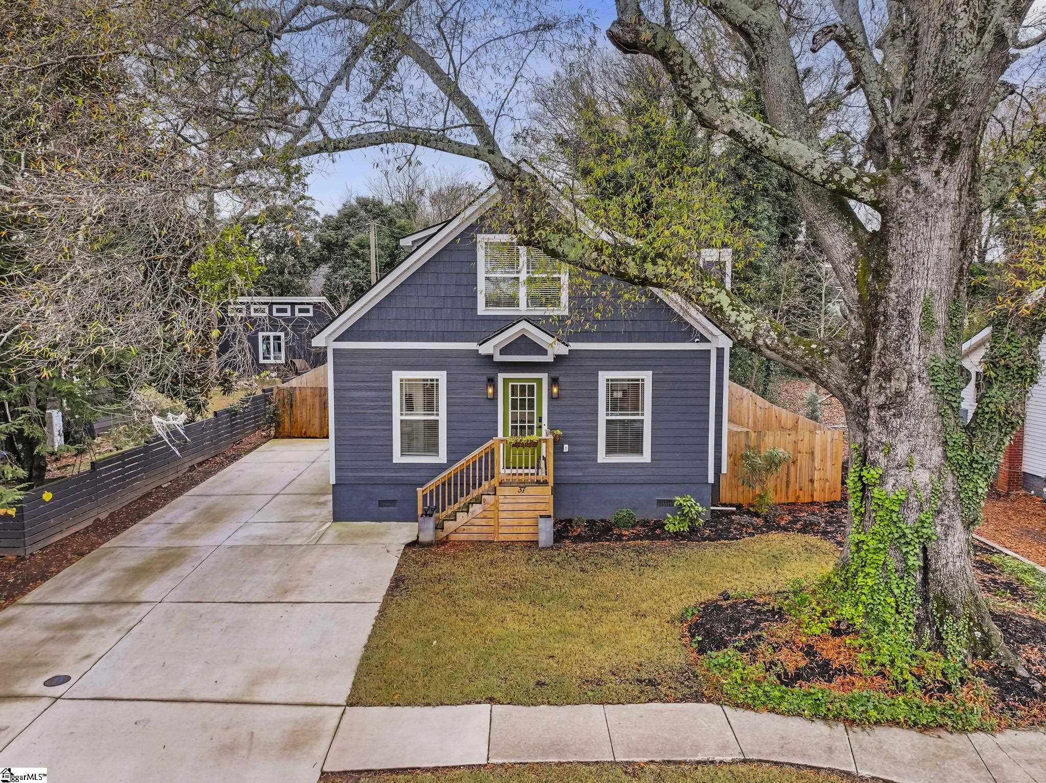 37 Jones Street Greenville, SC 29611 - Photo 2 of 50