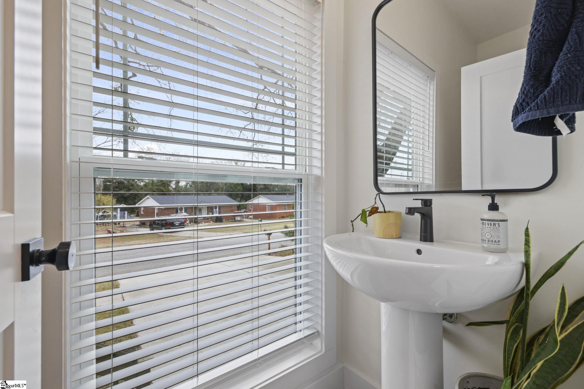 37 Jones Street Greenville, SC 29611 - Photo 23 of 50