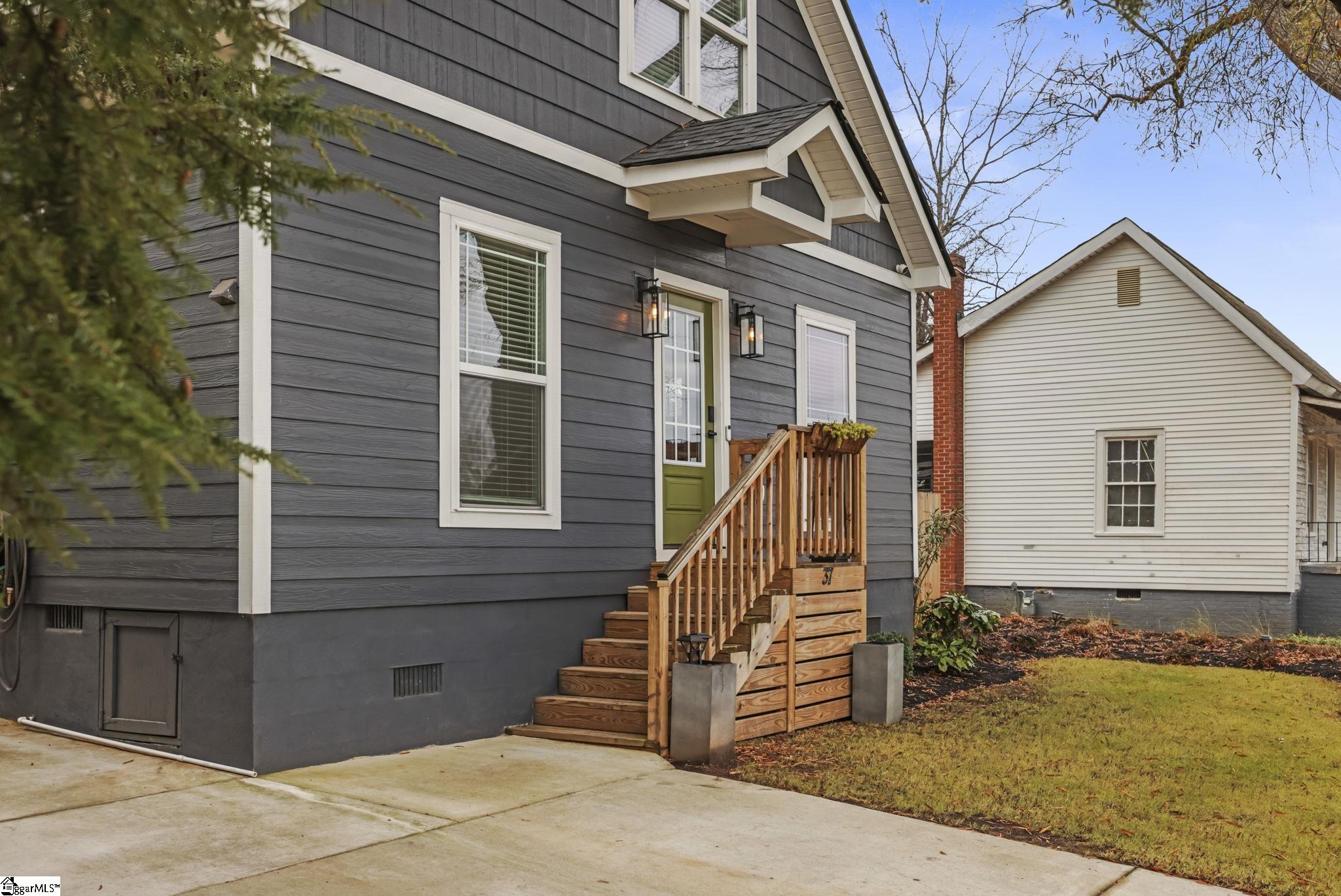 37 Jones Street Greenville, SC 29611 - Photo 4 of 50