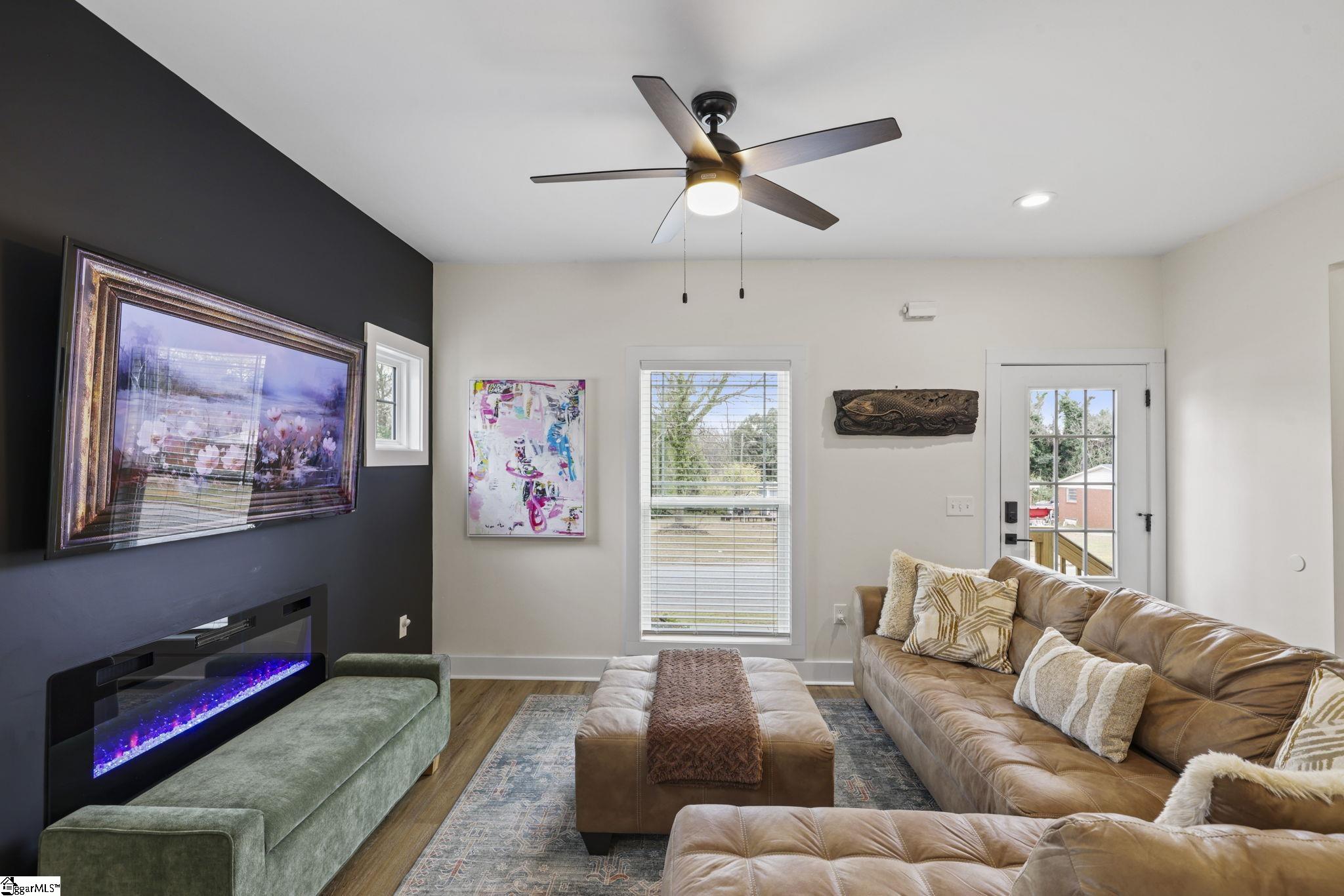 37 Jones Street Greenville, SC 29611 - Photo 7 of 50