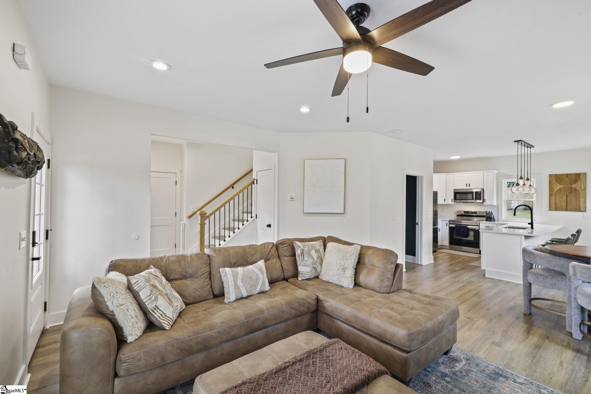 37 Jones Street Greenville, SC 29611 - Photo 8 of 50