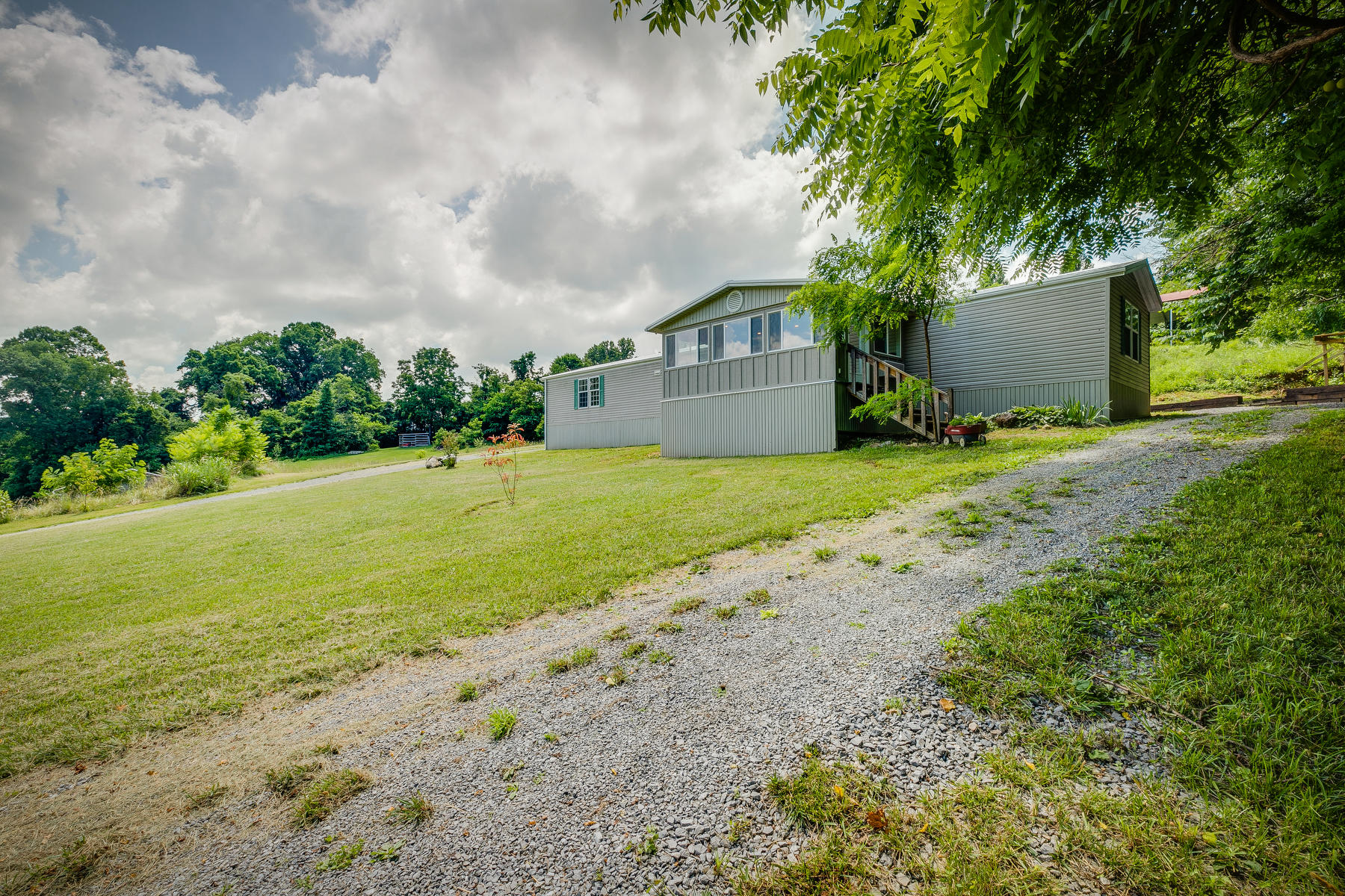 187 Cedar Grove Road Johnson City, TN 37601 - Photo 2 of 41 002