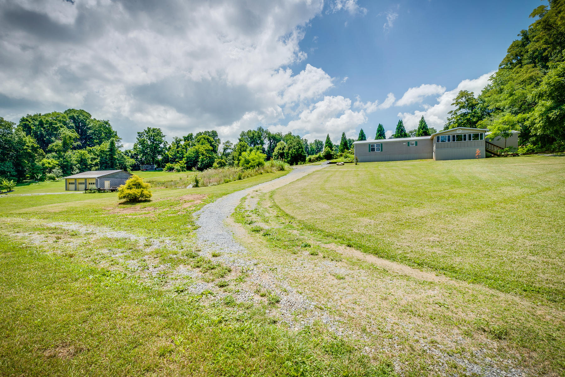 187 Cedar Grove Road Johnson City, TN 37601 - Photo 4 of 41 004