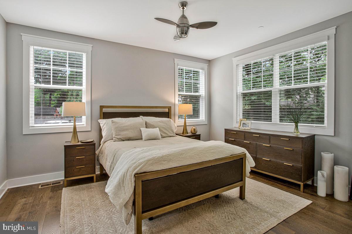 2978 Valley View Road Annapolis, MD 21401 - Photo 24 of 61 Primary Bedroom on Main Floor