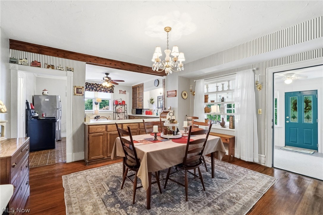 1105 Vermilion Road Vermilion, OH 44089 - Photo 4 of 50 The large dining room flows nicely into a large kitchen