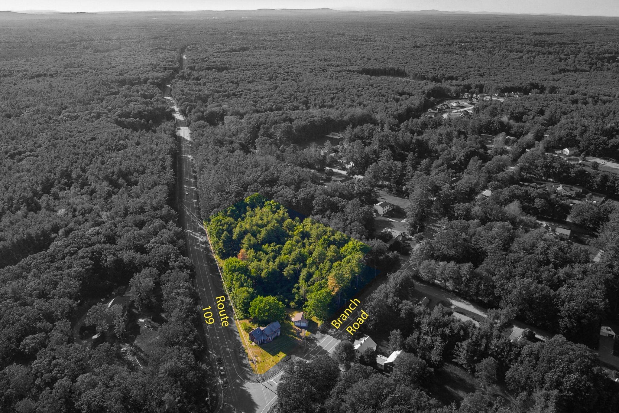 Corner lot location!