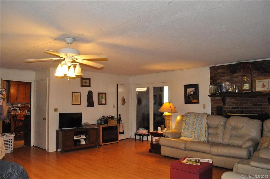 135 Claude Gilbert Road Columbus, NC 28722 - Photo 6 of 11