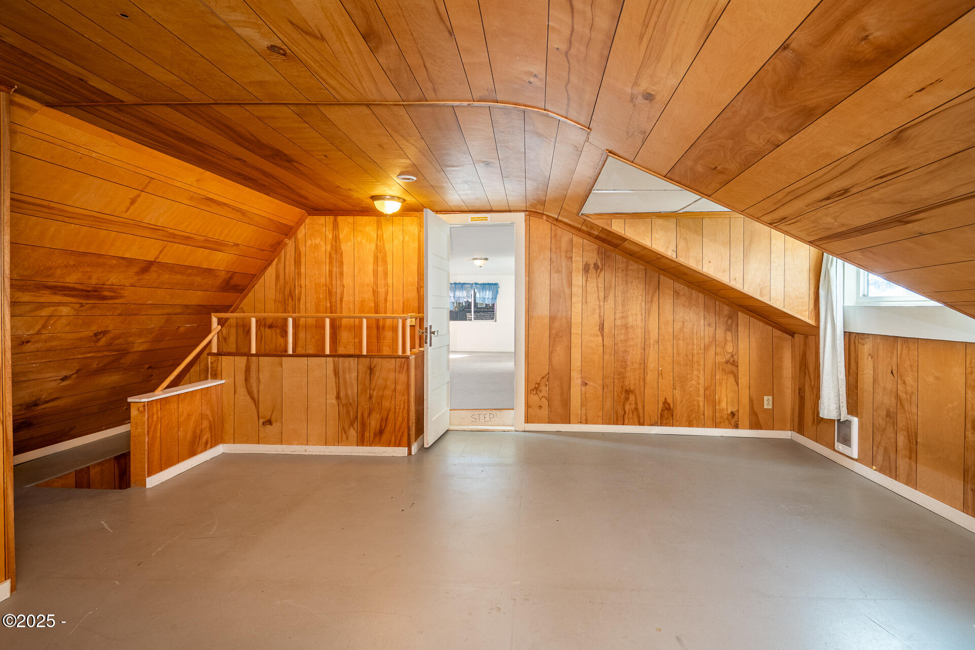 110 Southwest Maple Street Waldport, OR 97394 - Photo 20 of 47 _NZ74885-HDR-Edit-RMLS
