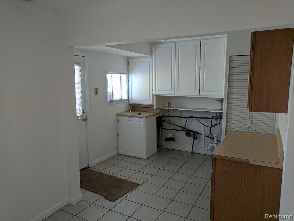 25885 Hayes Road Warren, MI 48089 - Photo 9 of 24 Hayes 7.jpg