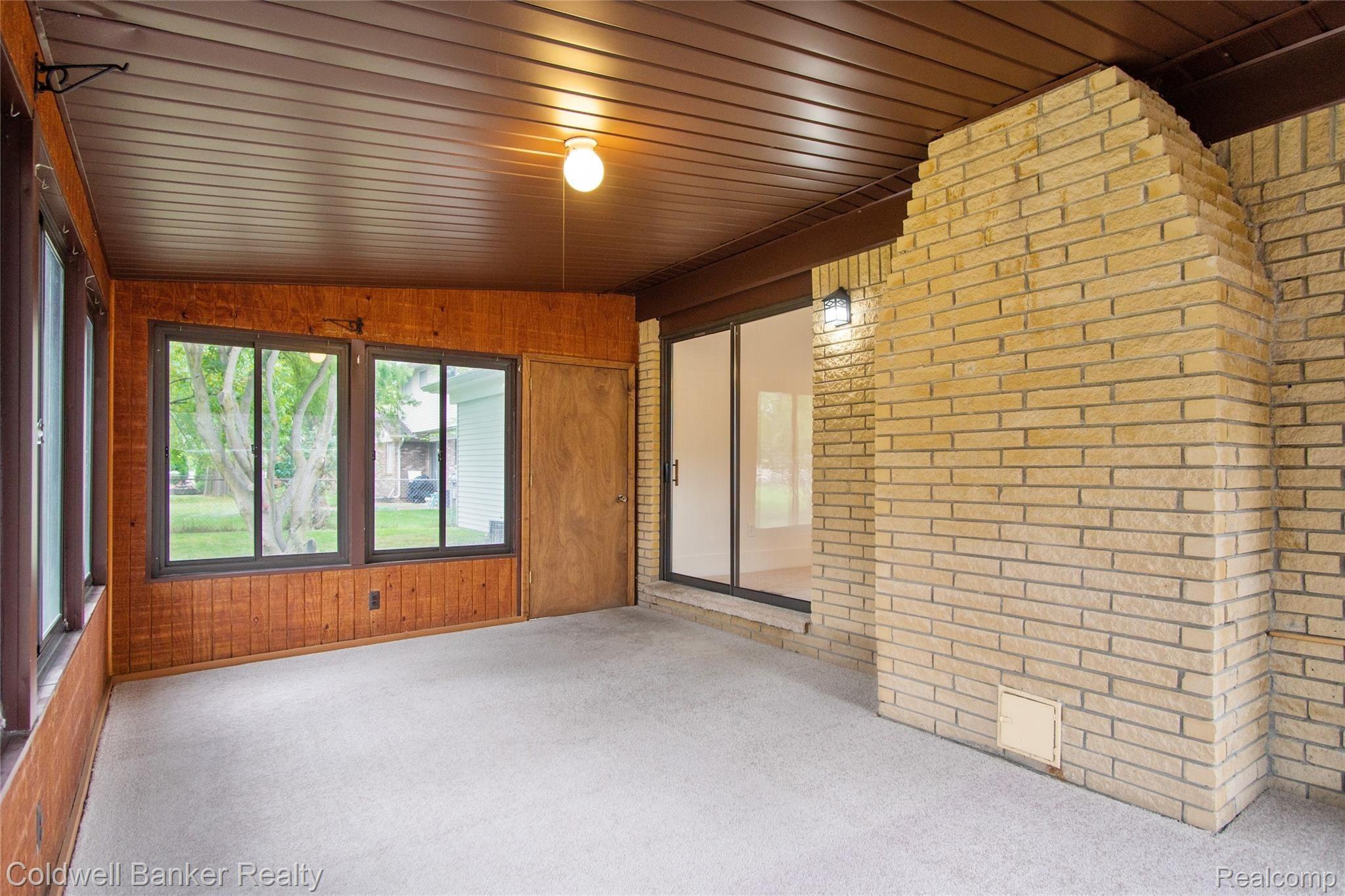 33794 Curtis Road Livonia, MI 48152 - Photo 21 of 31 17.jpg