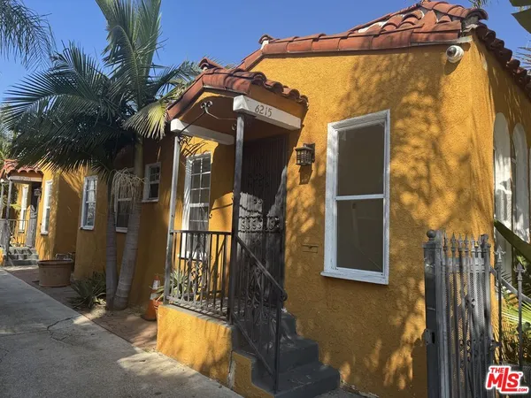 $1,695 | 6215 Crenshaw Boulevard, Los Angeles, CA 90043